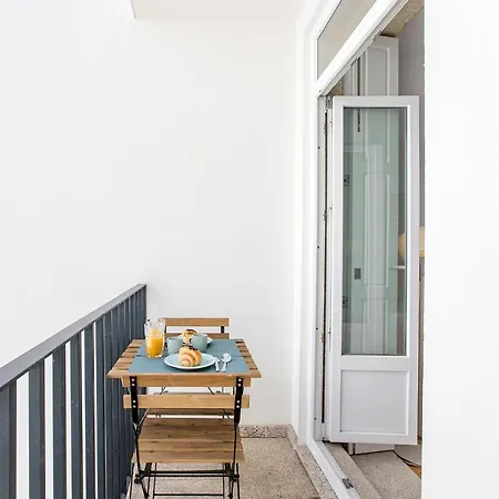 Flux Art Studio W/ Ac & Balcony By Lovelystay Porto Exterior photo